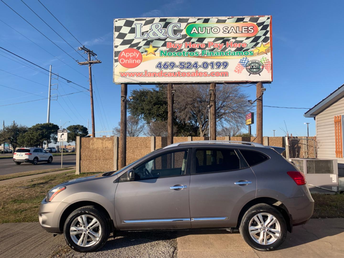 2015 Gray /gray Nissan Rogue Select (JN8AS5MT8FW) , AUTOMATIC transmission, located at 1830 North Belt Line Road, Irving, TX, 75061, (469) 524-0199, 32.834373, -96.993584 - Photo#0